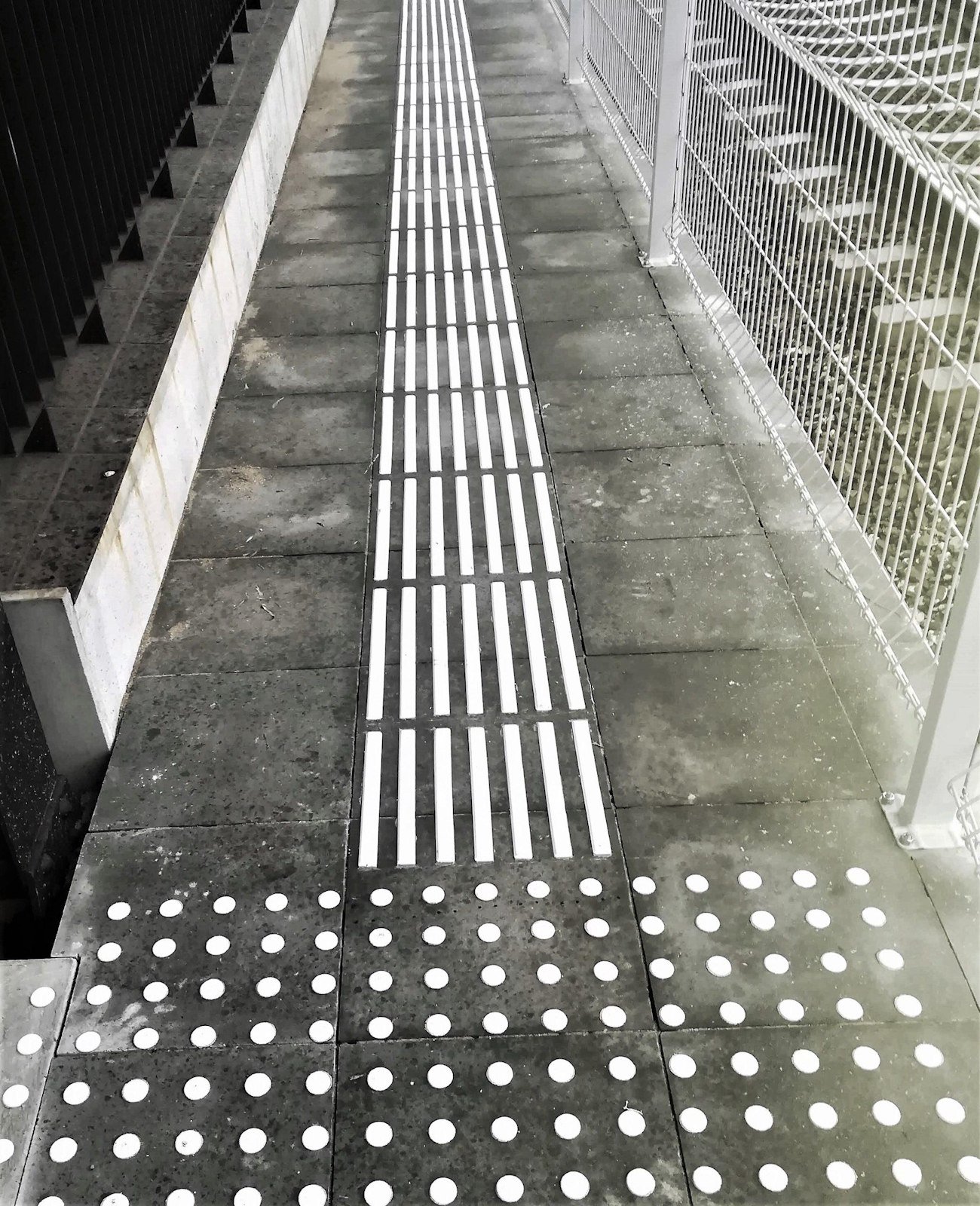 pinezki dla niewidomych